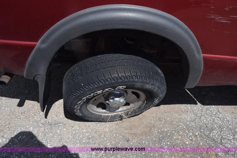 image for item K2803 1998 Ford Ranger SuperCab pickup truck