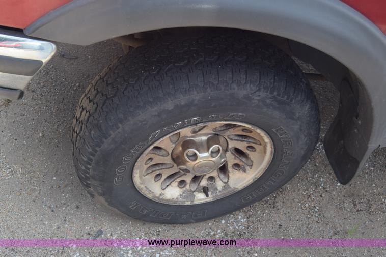 image for item K2803 1998 Ford Ranger SuperCab pickup truck