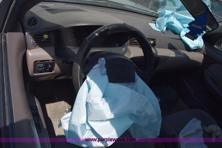 image for item K2804 1997 Nissan Sentra