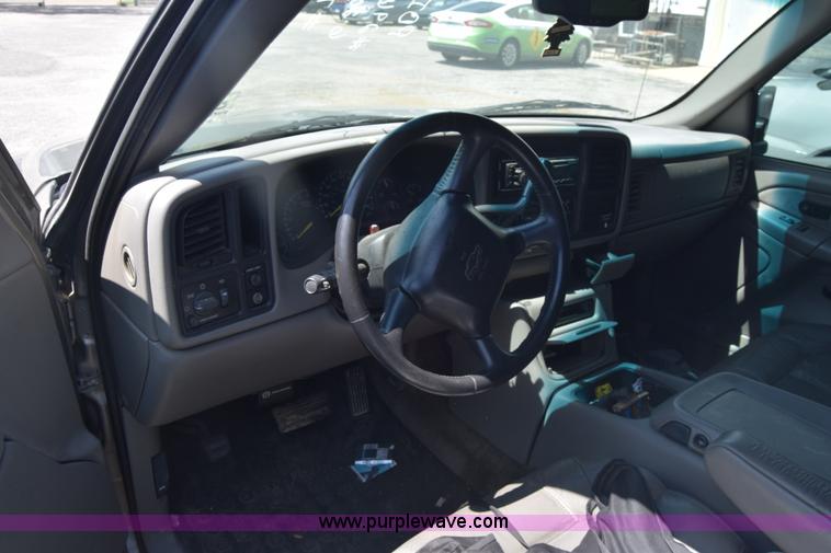 image for item K2805 2001 Chevrolet Silverado 1500 Ext. Cab pickup truck