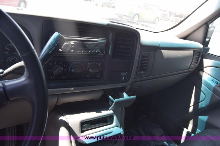 image for item K2805 2001 Chevrolet Silverado 1500 Ext. Cab pickup truck