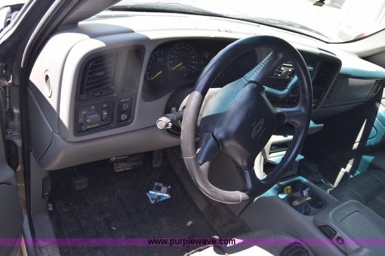 image for item K2805 2001 Chevrolet Silverado 1500 Ext. Cab pickup truck