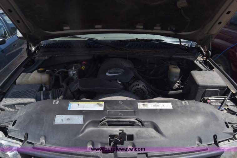 image for item K2805 2001 Chevrolet Silverado 1500 Ext. Cab pickup truck