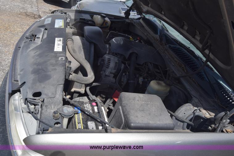 image for item K2805 2001 Chevrolet Silverado 1500 Ext. Cab pickup truck