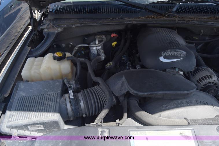 image for item K2805 2001 Chevrolet Silverado 1500 Ext. Cab pickup truck