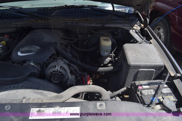 image for item K2805 2001 Chevrolet Silverado 1500 Ext. Cab pickup truck