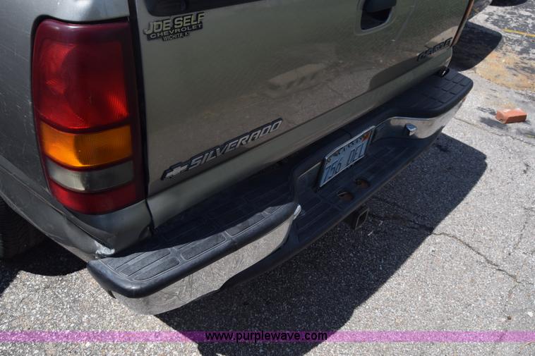 image for item K2805 2001 Chevrolet Silverado 1500 Ext. Cab pickup truck