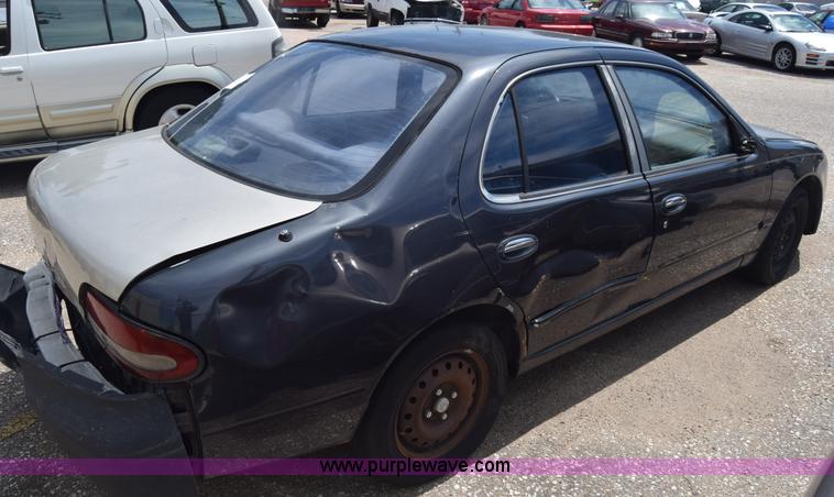 image for item K2807 1995 Nissan Altima