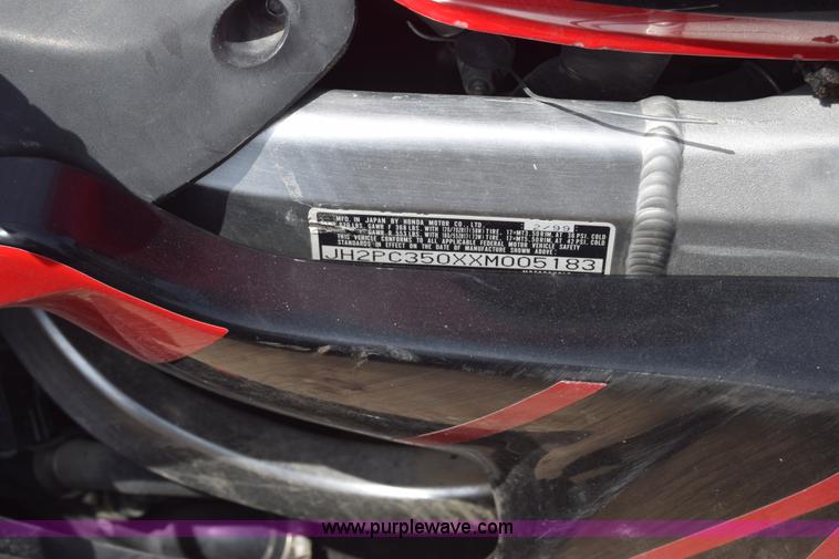 image for item K2811 1999 Honda CBR600F4 motorcycle