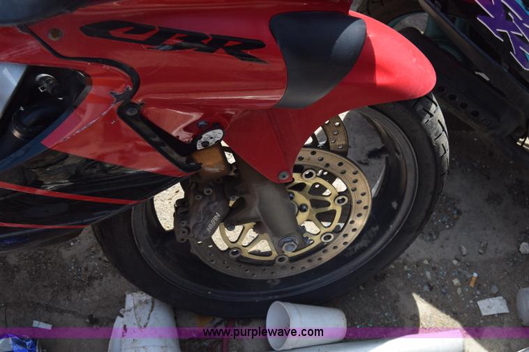 image for item K2811 1999 Honda CBR600F4 motorcycle