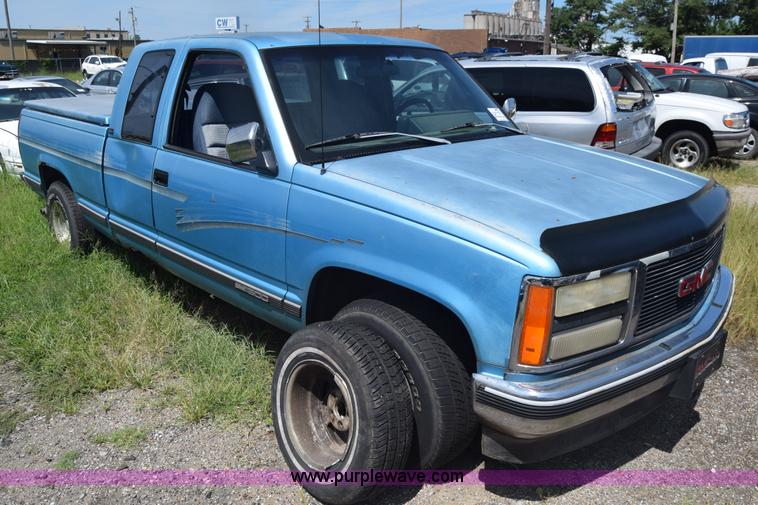 image for item K2812 1993 GMC Sierra 1500 Ext. Cab pickup truck