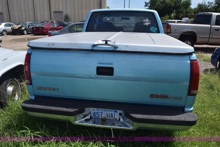 image for item K2812 1993 GMC Sierra 1500 Ext. Cab pickup truck
