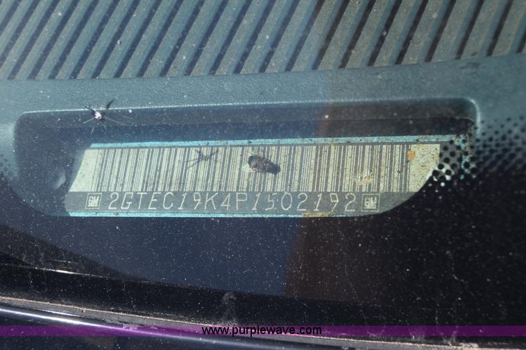 image for item K2812 1993 GMC Sierra 1500 Ext. Cab pickup truck