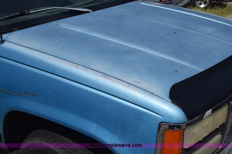 image for item K2812 1993 GMC Sierra 1500 Ext. Cab pickup truck