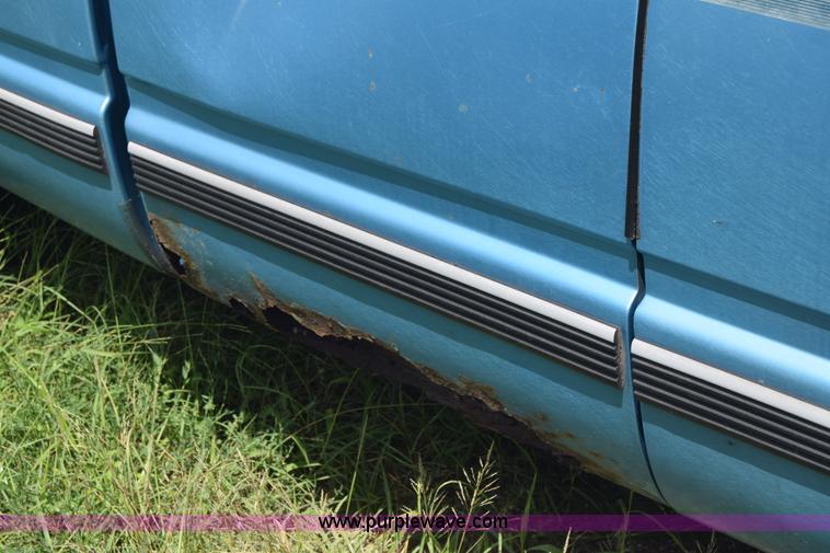 image for item K2812 1993 GMC Sierra 1500 Ext. Cab pickup truck