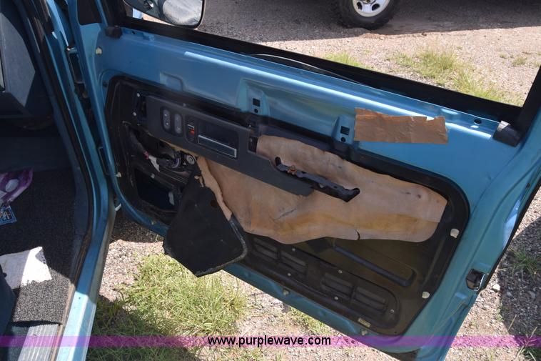 image for item K2812 1993 GMC Sierra 1500 Ext. Cab pickup truck