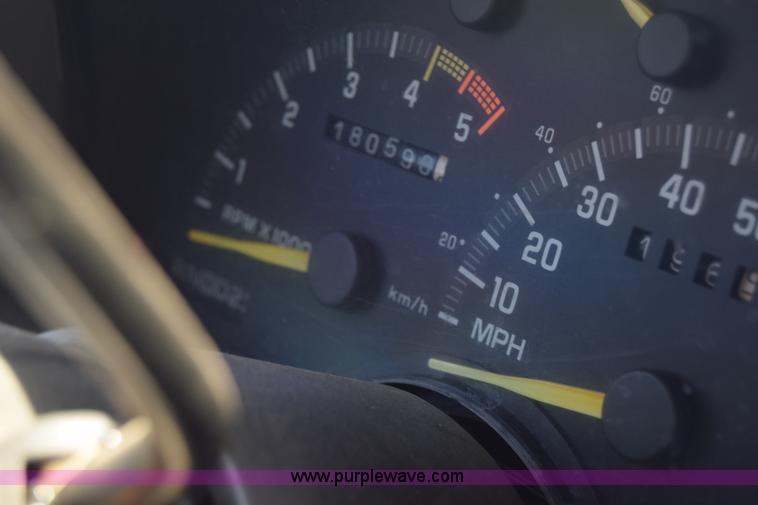 image for item K2812 1993 GMC Sierra 1500 Ext. Cab pickup truck