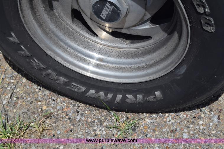 image for item K2812 1993 GMC Sierra 1500 Ext. Cab pickup truck