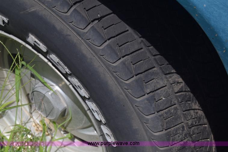 image for item K2812 1993 GMC Sierra 1500 Ext. Cab pickup truck