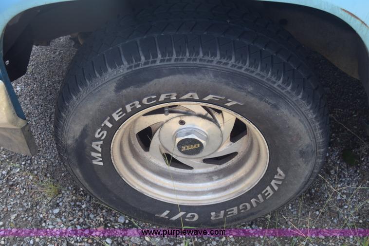 image for item K2812 1993 GMC Sierra 1500 Ext. Cab pickup truck