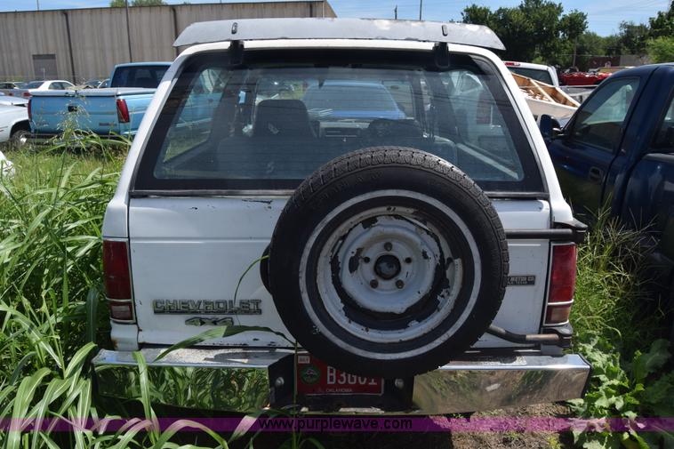 image for item K2813 1987 Chevrolet S10 Blazer SUV