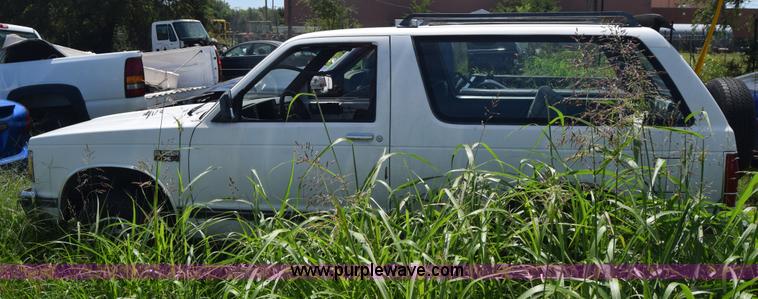 image for item K2813 1987 Chevrolet S10 Blazer SUV