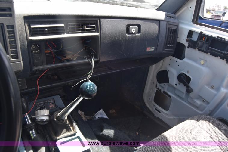 image for item K2813 1987 Chevrolet S10 Blazer SUV