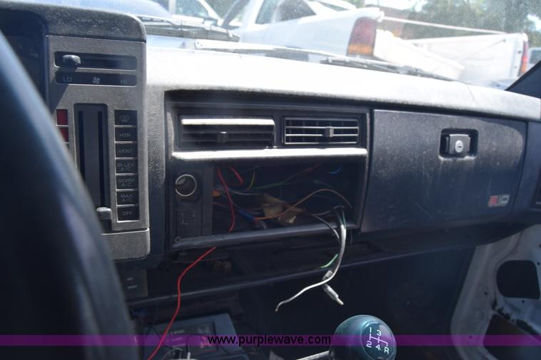 image for item K2813 1987 Chevrolet S10 Blazer SUV