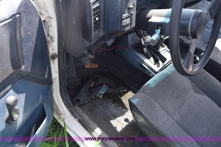 image for item K2813 1987 Chevrolet S10 Blazer SUV