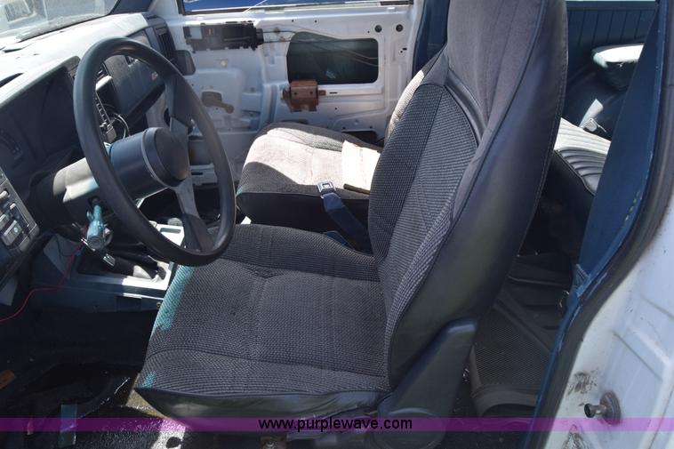 image for item K2813 1987 Chevrolet S10 Blazer SUV