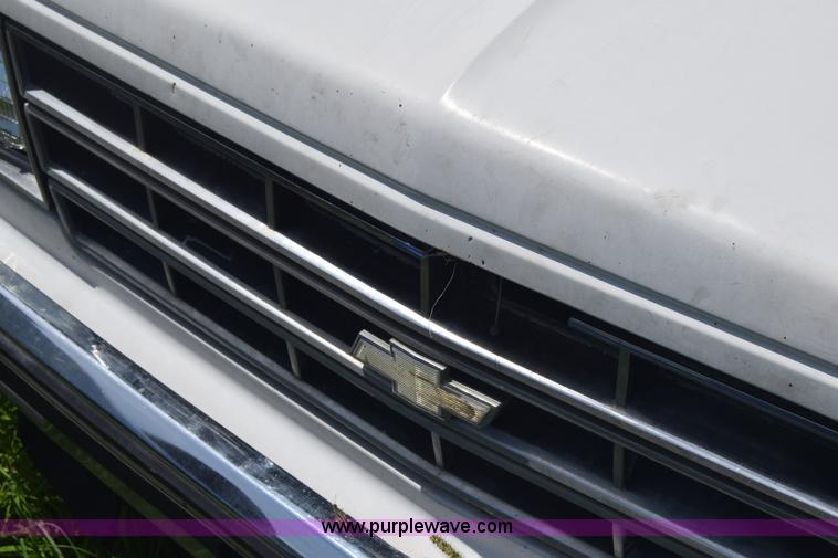 image for item K2813 1987 Chevrolet S10 Blazer SUV