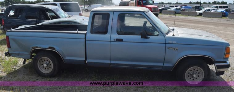 image for item K2828 1990 Ford Ranger SuperCab pickup truck