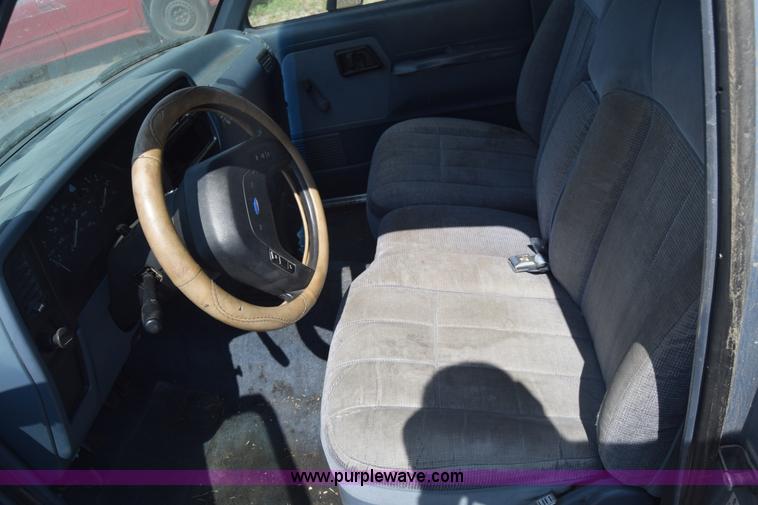 image for item K2828 1990 Ford Ranger SuperCab pickup truck