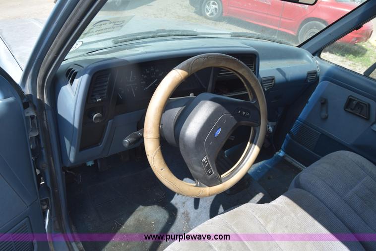 image for item K2828 1990 Ford Ranger SuperCab pickup truck