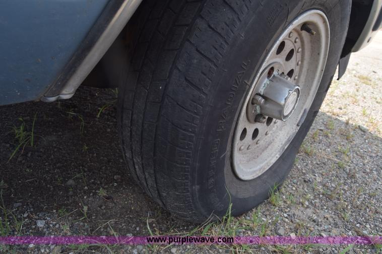 image for item K2828 1990 Ford Ranger SuperCab pickup truck