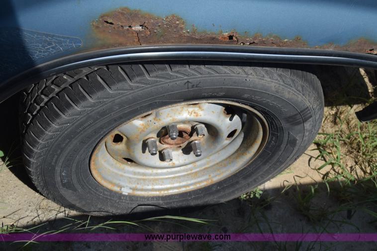 image for item K2828 1990 Ford Ranger SuperCab pickup truck