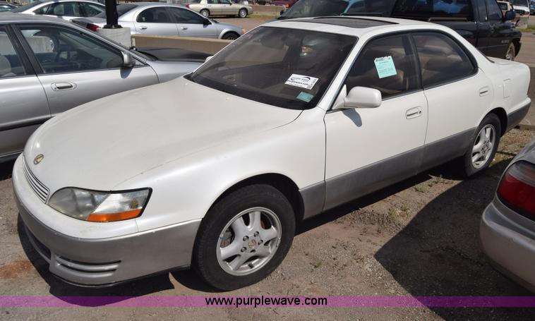 image for item K2829 1994 Lexus ES 300