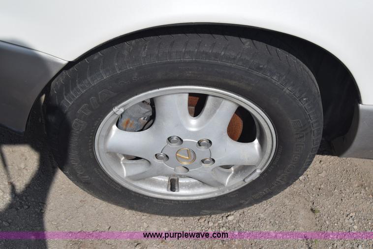 image for item K2829 1994 Lexus ES 300