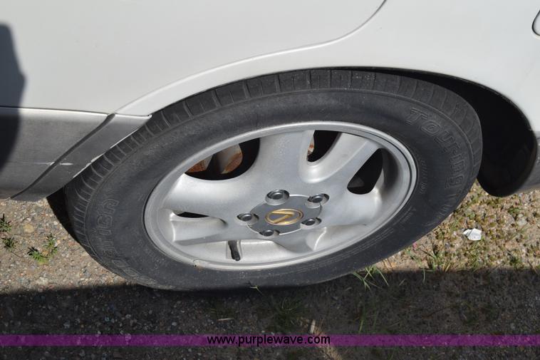 image for item K2829 1994 Lexus ES 300