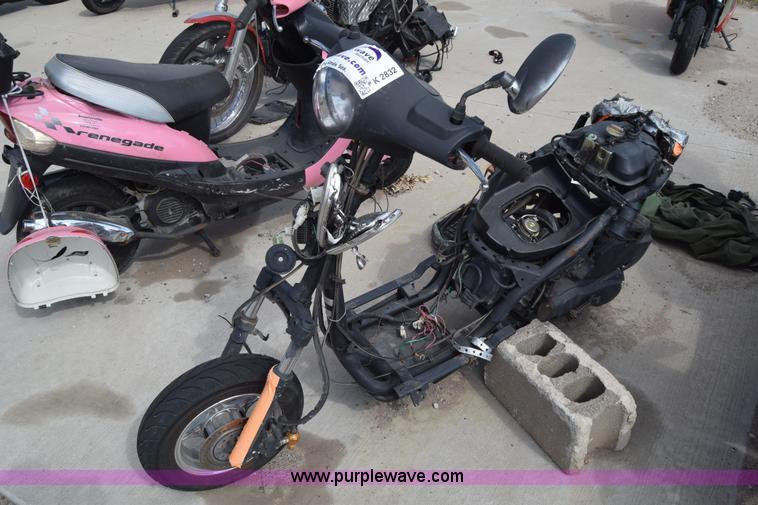 image for item K2832 2014 Tao Tao moped