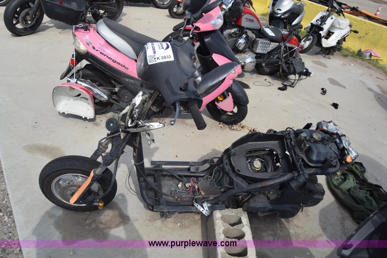 image for item K2832 2014 Tao Tao moped