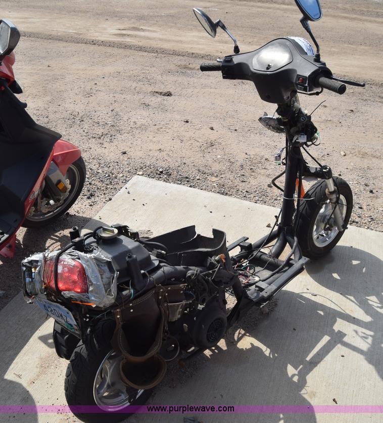 image for item K2832 2014 Tao Tao moped