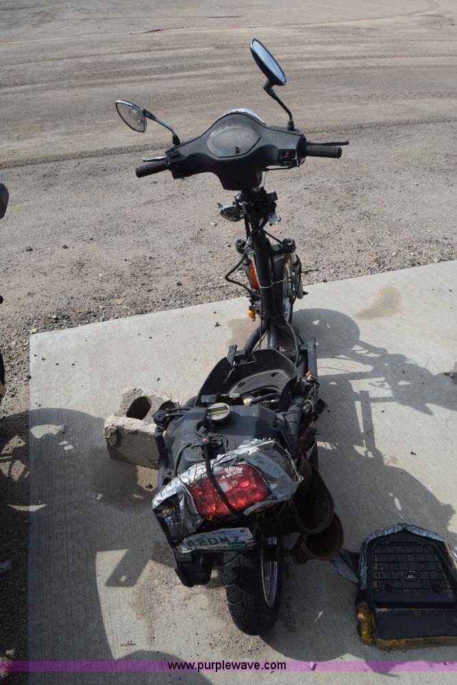 image for item K2832 2014 Tao Tao moped