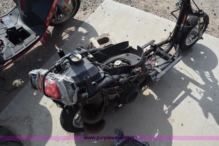 image for item K2832 2014 Tao Tao moped