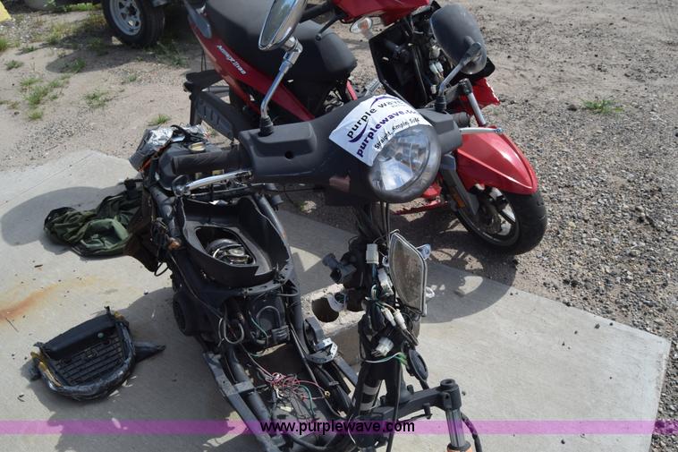 image for item K2832 2014 Tao Tao moped