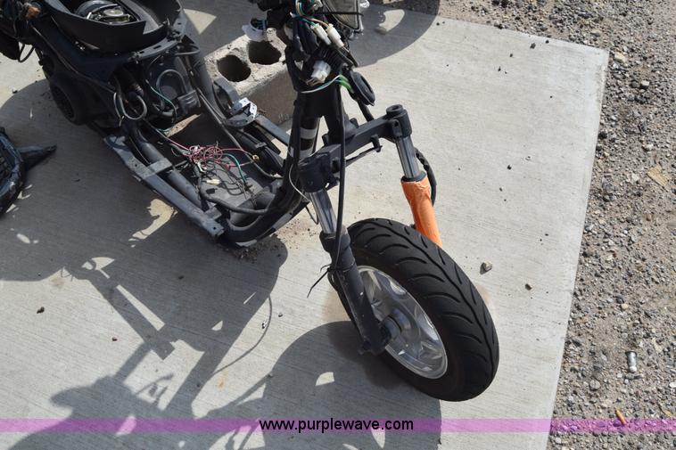 image for item K2832 2014 Tao Tao moped