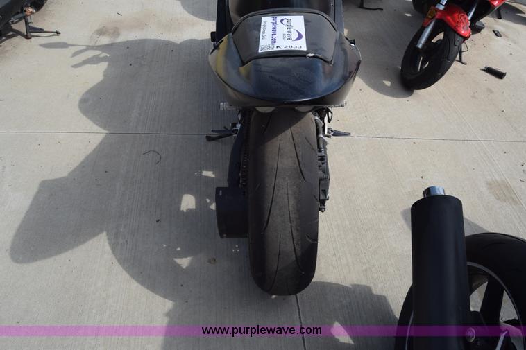 image for item K2833 2002 Honda CBR600F4 motorcycle