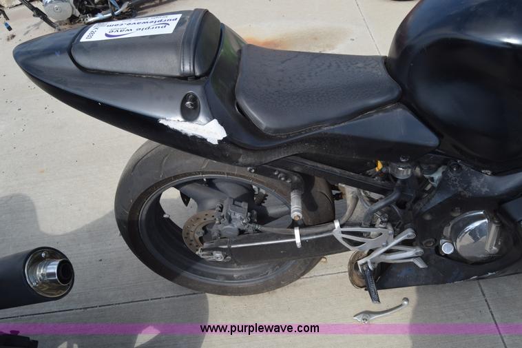 image for item K2833 2002 Honda CBR600F4 motorcycle