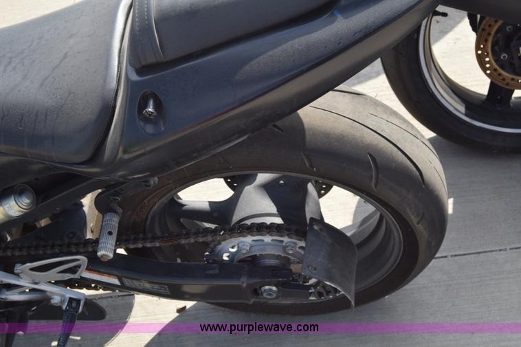 image for item K2833 2002 Honda CBR600F4 motorcycle