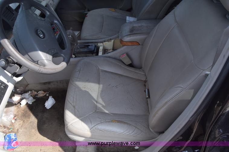 image for item K2834 2004 Kia Amanti
